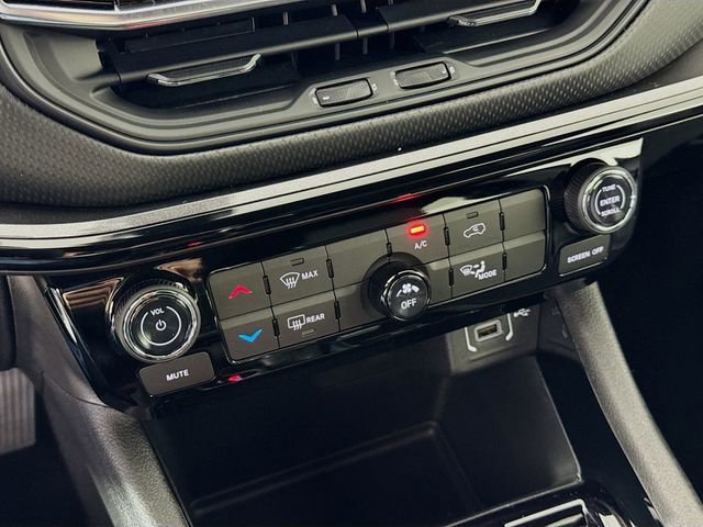 New 2026 Jeep Compass Latitude image 16