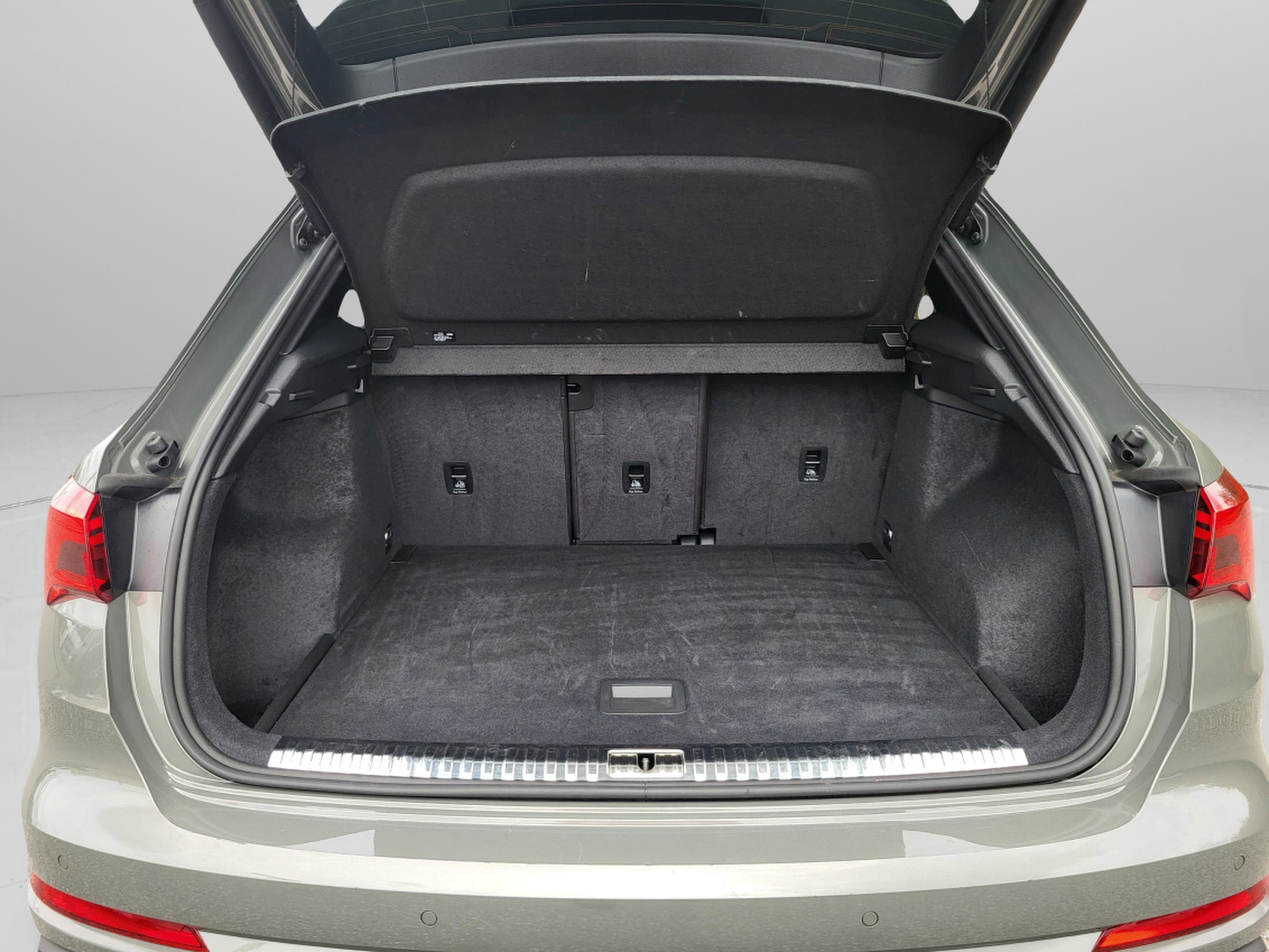 Used 2025 Audi Q3 2.0T Premium image 26