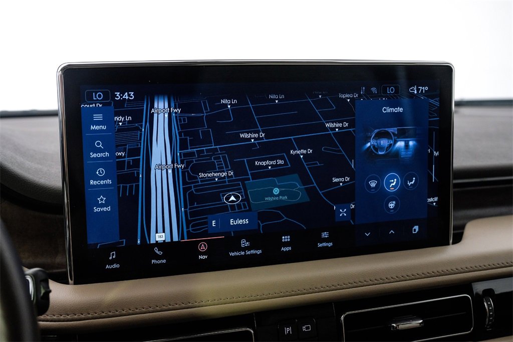 Used 2023 Lincoln Nautilus Reserve image 22