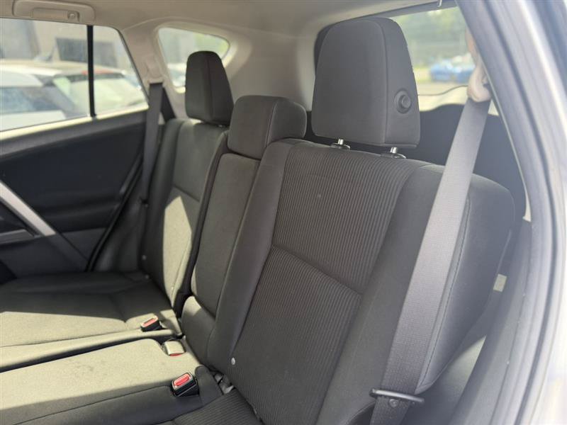 Used 2016 Toyota RAV4 LE AWD/4WD image 27