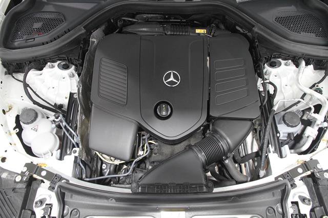 Used 2025 Mercedes-Benz GLC 300 4MATIC image 22