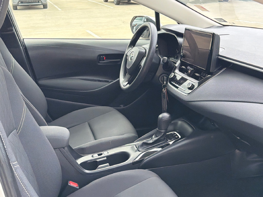 Used 2025 Toyota Corolla LE FWD image 8