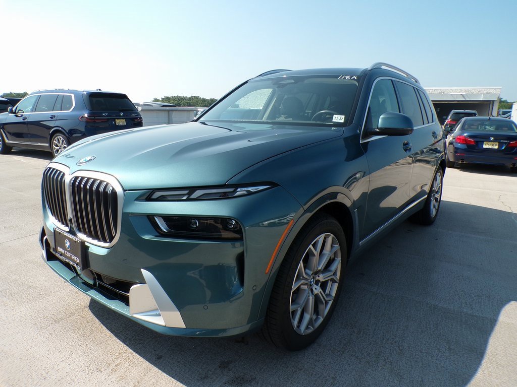 Certified 2023 BMW X7 xDrive40i w/ Premium Package image 3