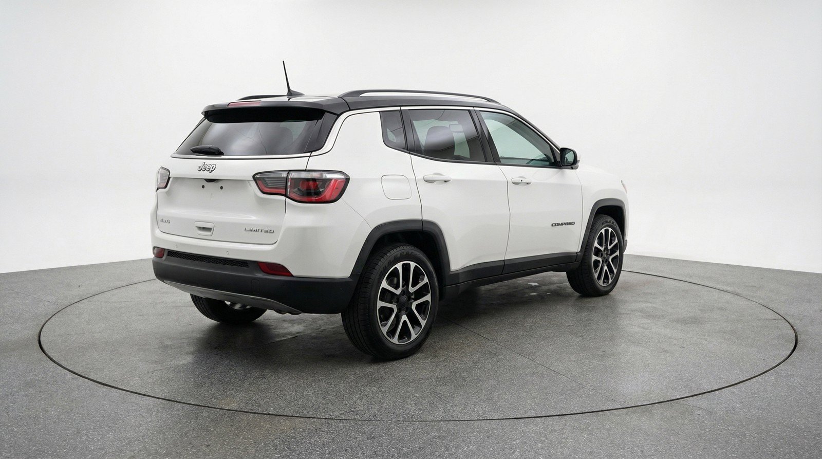 Used 2025 Jeep Compass Trailhawk AWD/4WD image 9