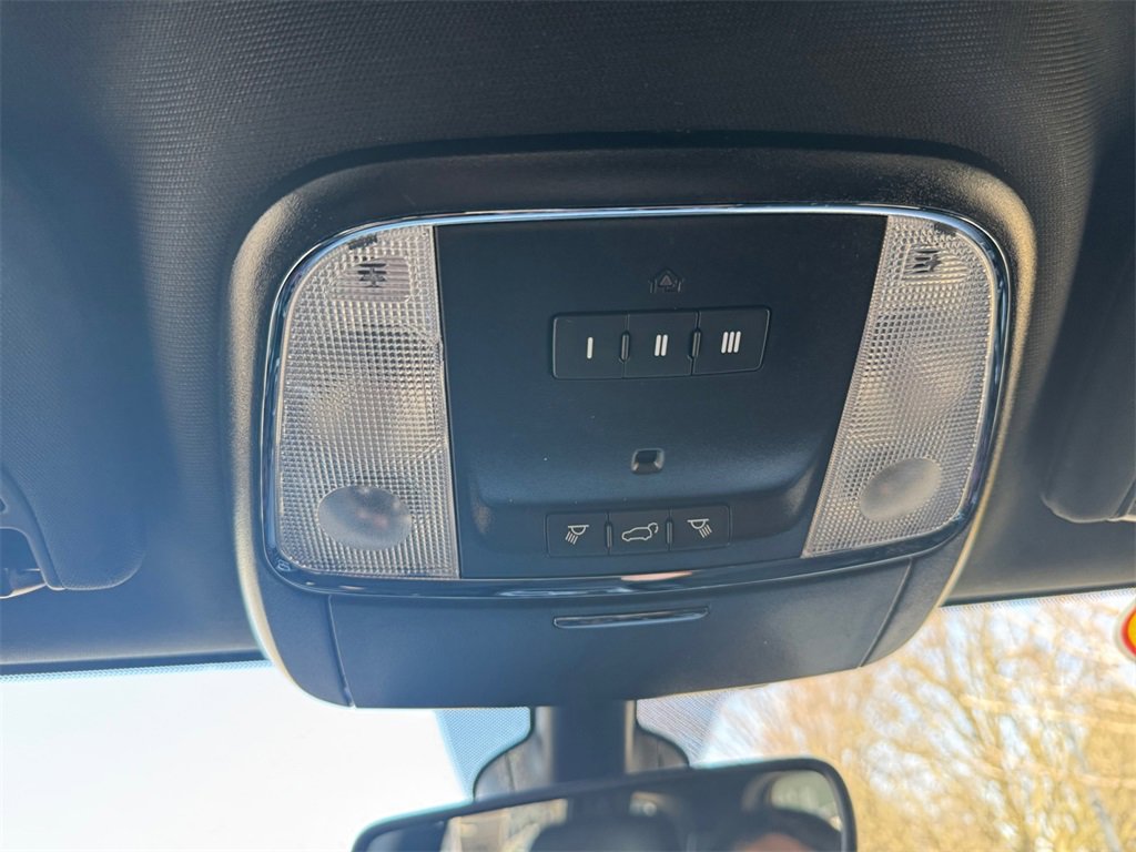 Used 2020 Jeep Grand Cherokee Altitude image 21