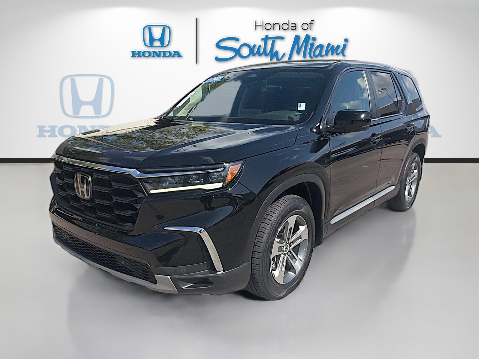 Certified 2025 Honda Pilot EX-L image 3