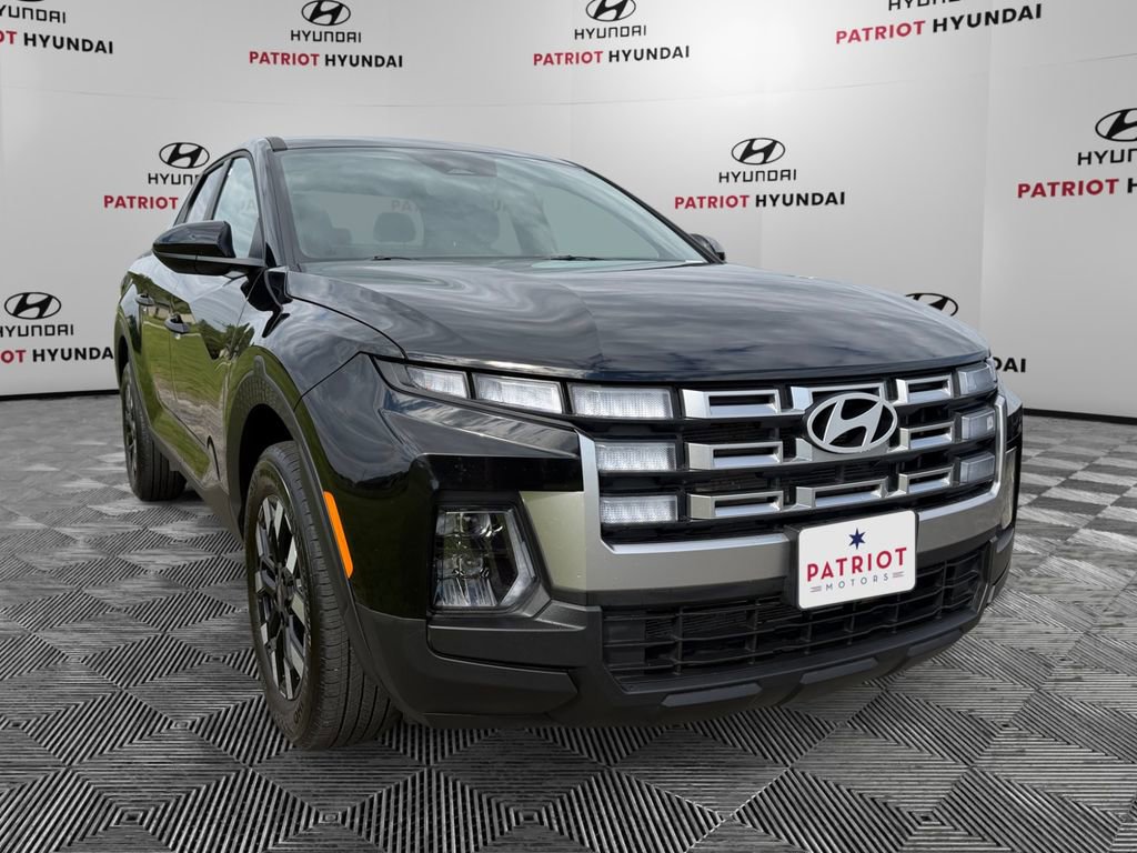 Certified 2025 Hyundai Santa Cruz SE FWD image 1
