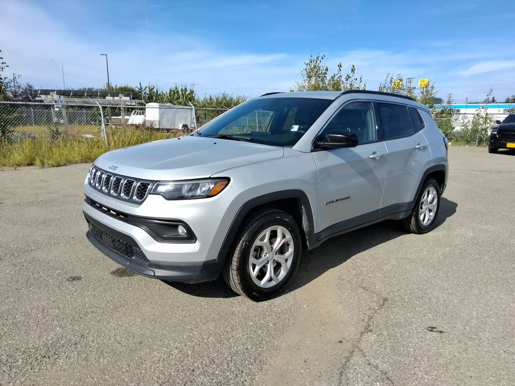 Certified 2024 Jeep Compass Latitude AWD/4WD image 4