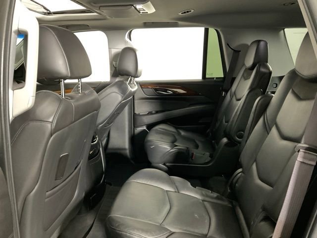 Used 2015 Cadillac Escalade Premium image 29