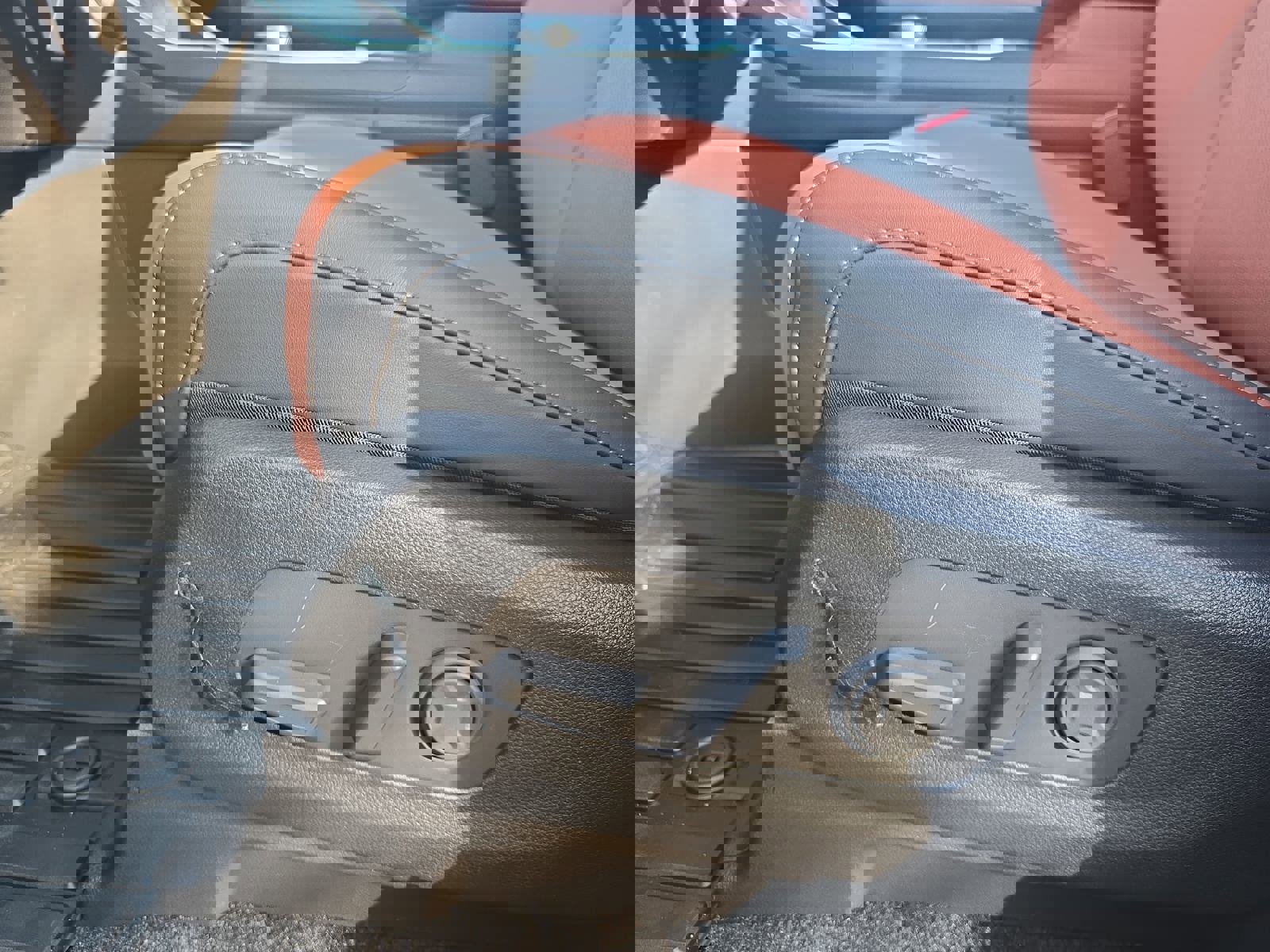 New 2026 Kia Carnival EX FWD image 27