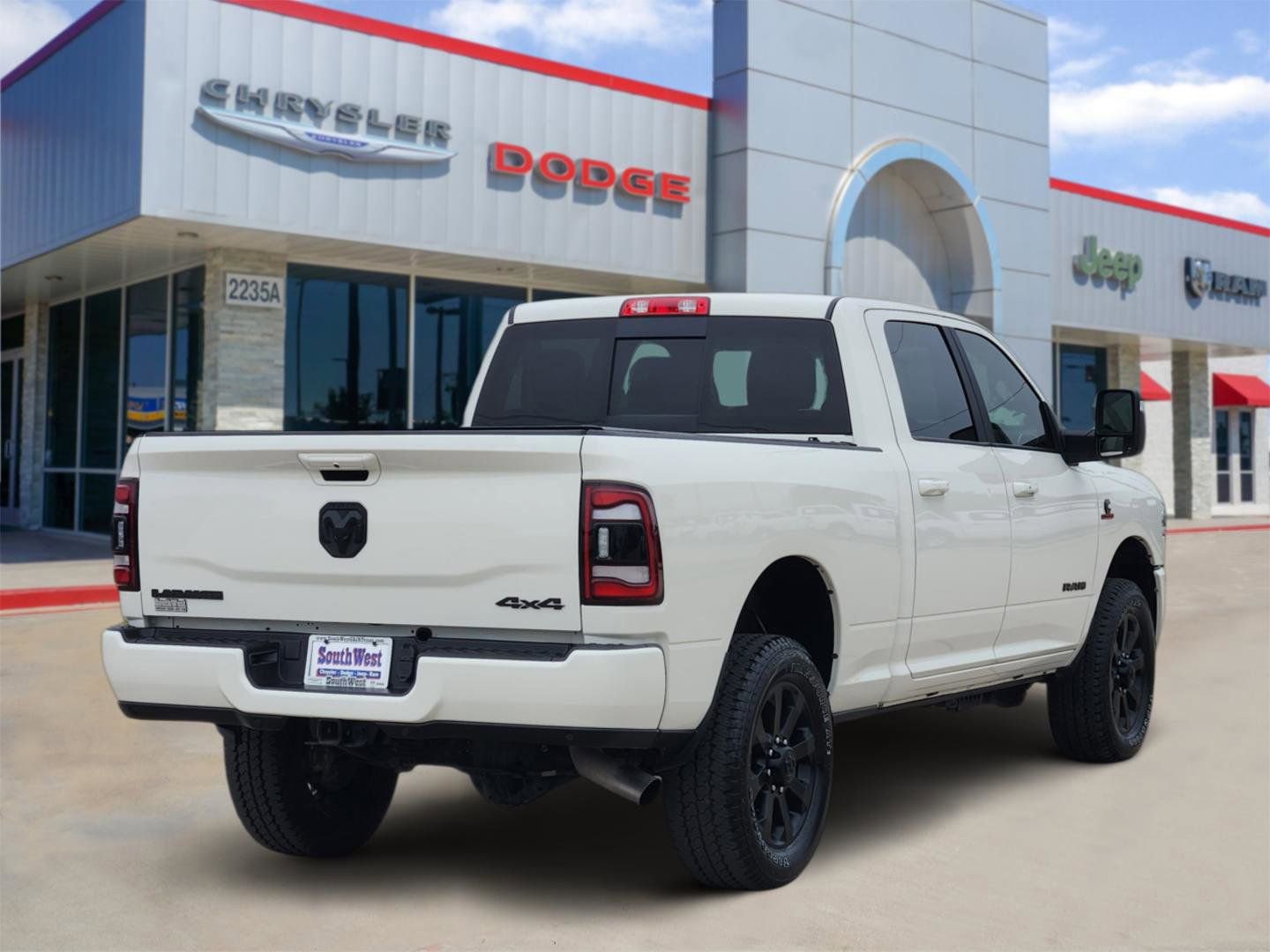 Used 2024 RAM 2500 Laramie w/ Night Edition AWD/4WD image 5