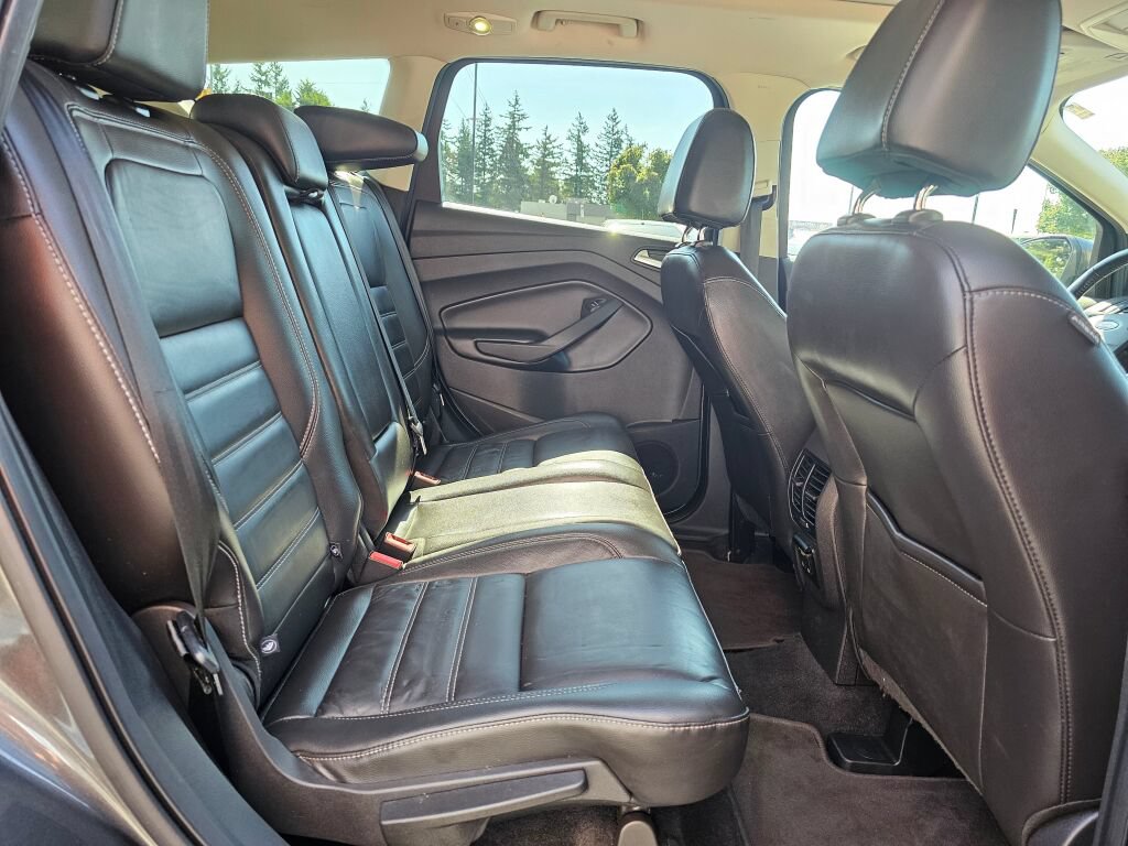 Used 2017 Ford Escape Titanium w/ Canadian Touring Package AWD/4WD image 13