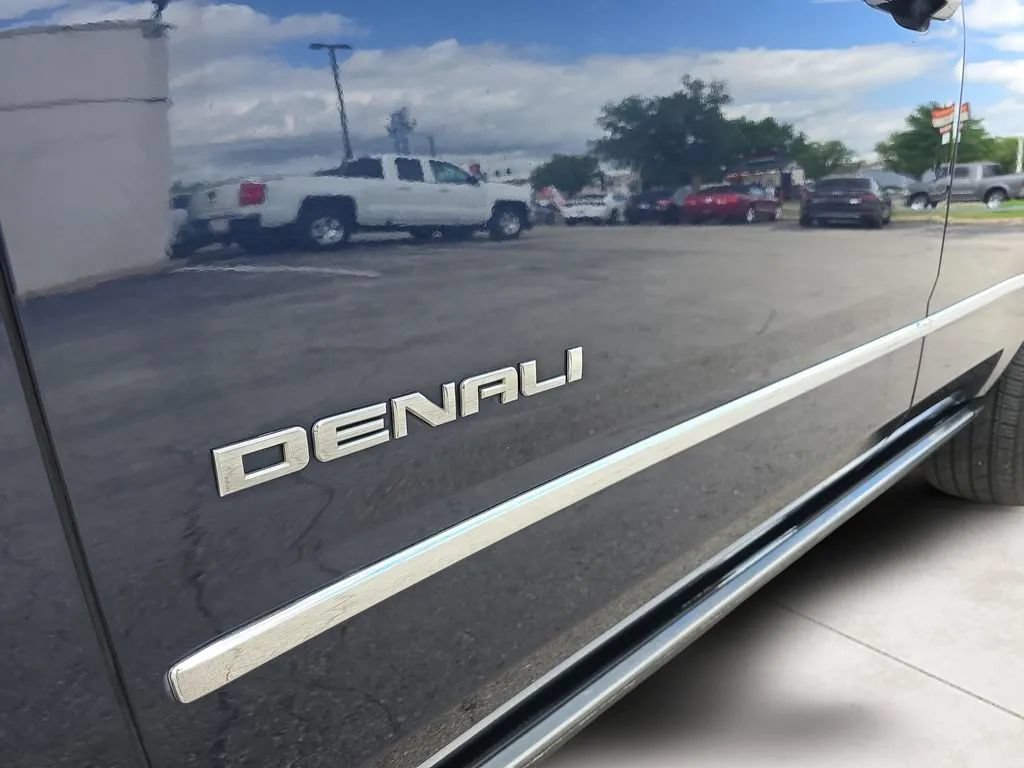 Used 2017 GMC Yukon Denali w/ Open Road Package AWD/4WD image 24