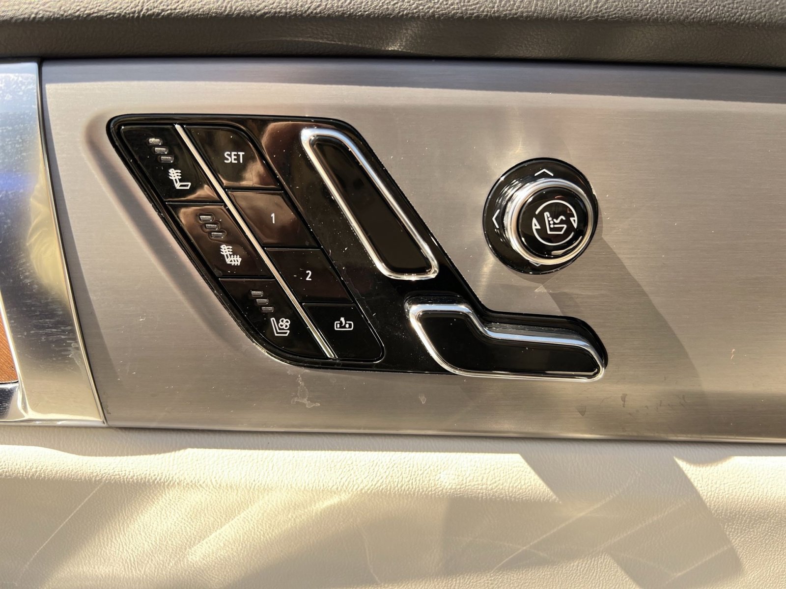 Used 2026 Cadillac Vistiq Sport image 14