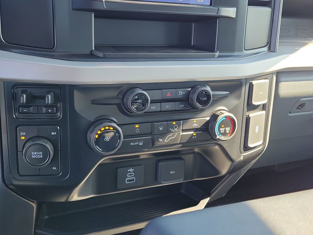 New 2026 Ford F350 XL w/ XL Chrome Package image 28
