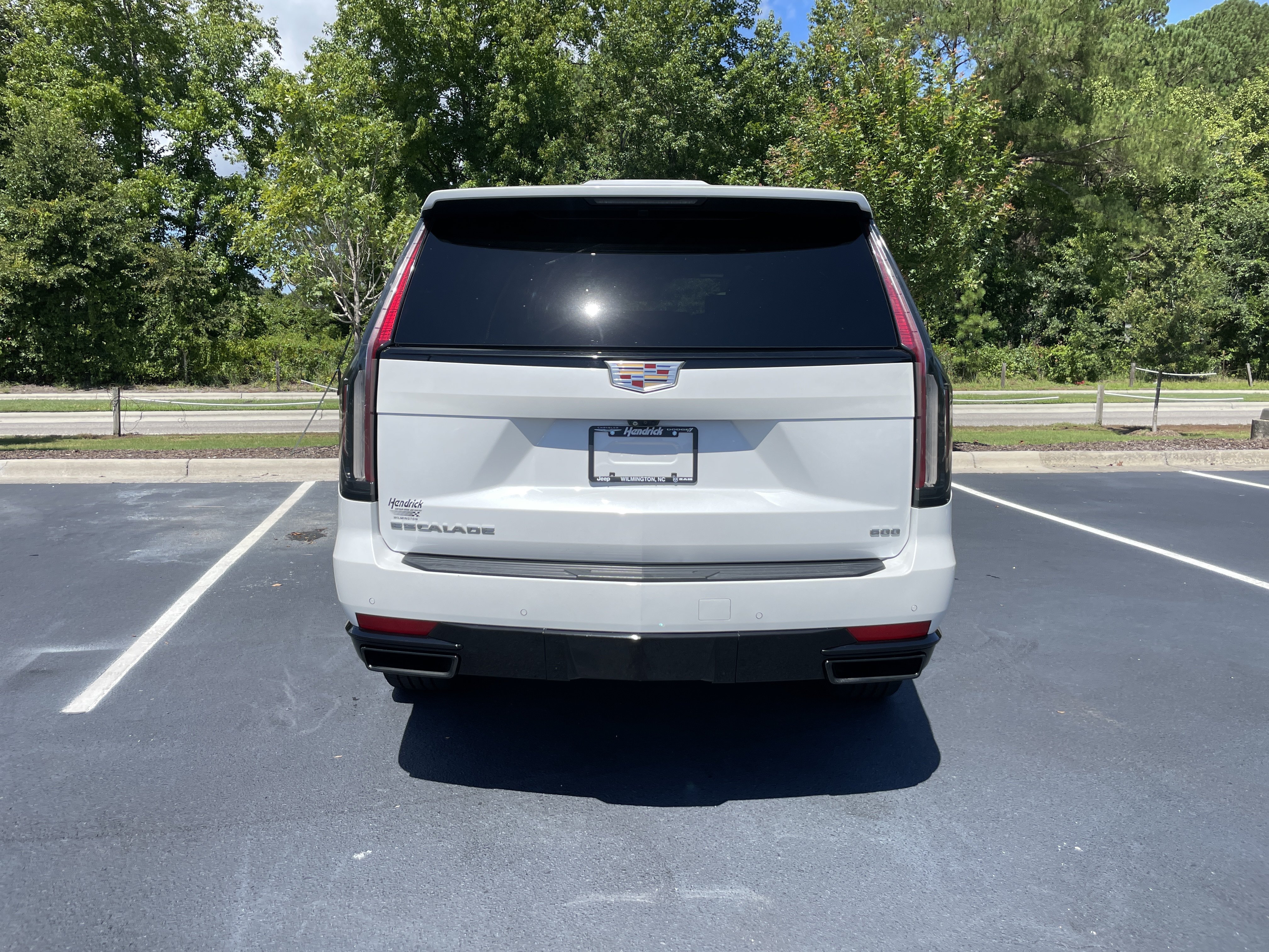 Used 2021 Cadillac Escalade Sport w/ Driver Assist Tech Package AWD/4WD image 8