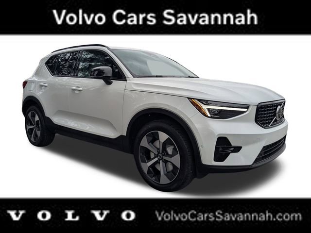 New 2026 Volvo XC40 B5 Plus w/ Protection Package Premier video 1