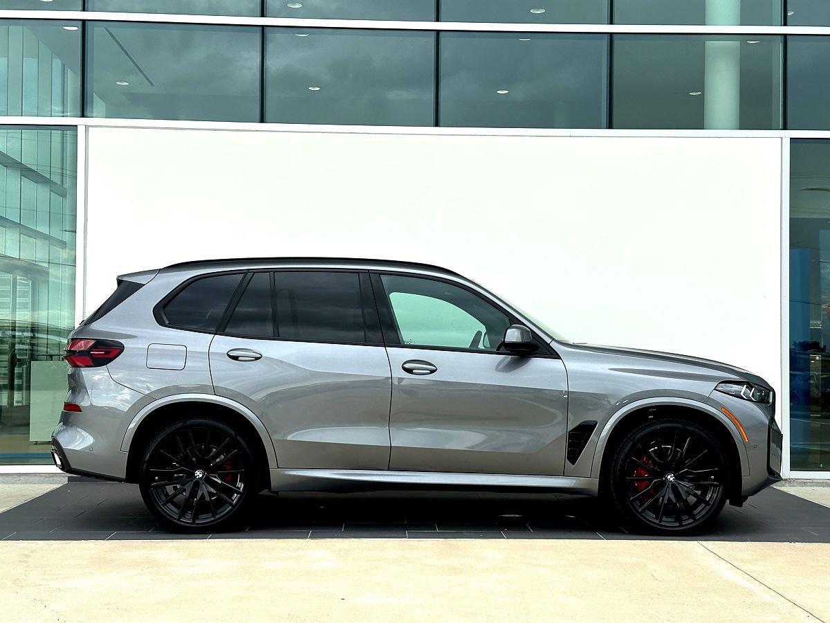 New 2026 BMW X5 sDrive40i w/ M Sport Package RWD image 3