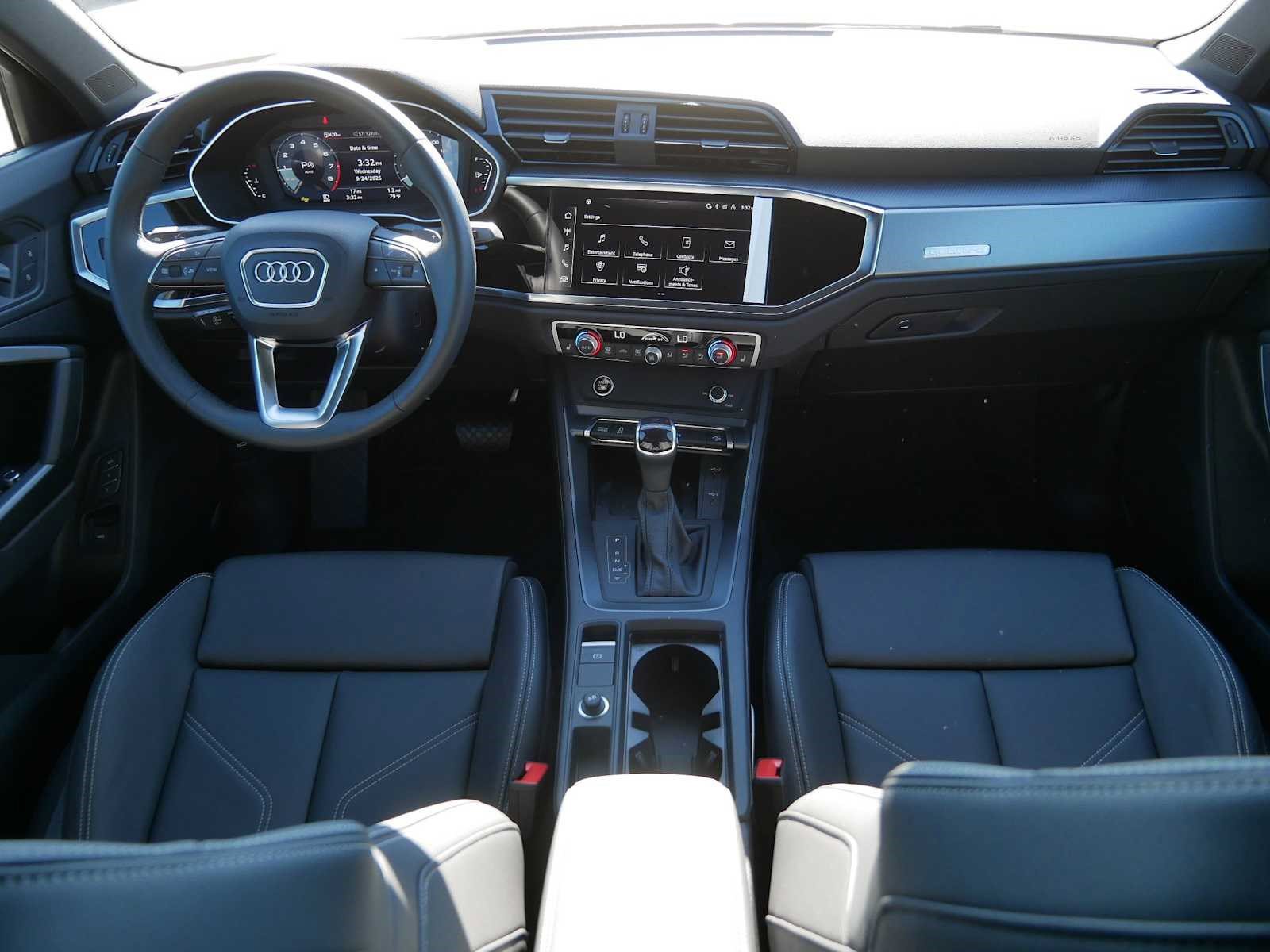 Certified 2025 Audi Q3 2.0T Premium w/ Convenience Package AWD/4WD image 10