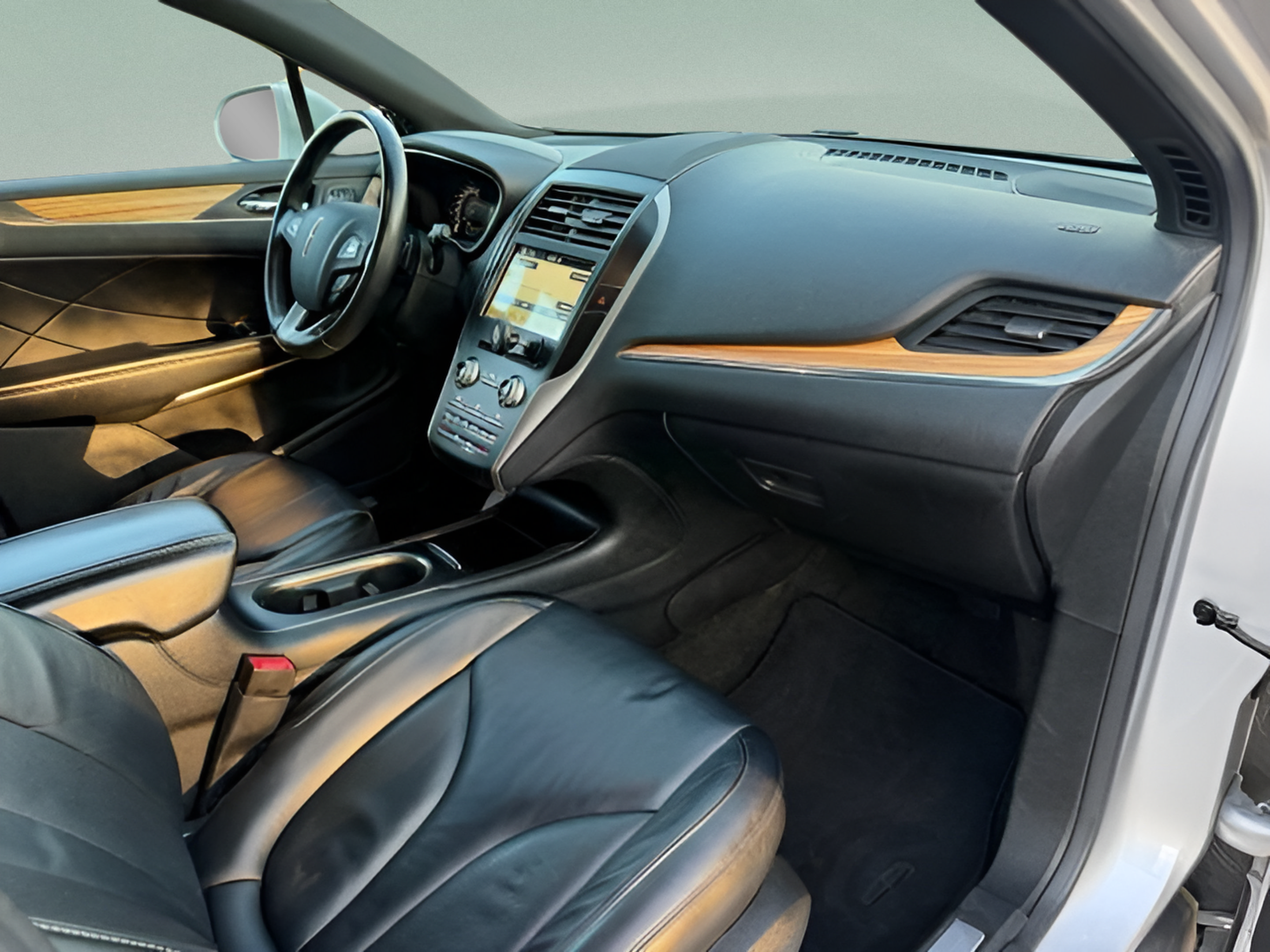 Used 2016 Lincoln MKC Select w/ Select Plus Package FWD image 27