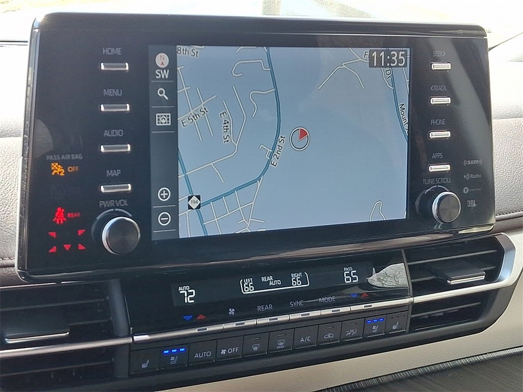 Used 2023 Toyota Sienna Platinum image 17