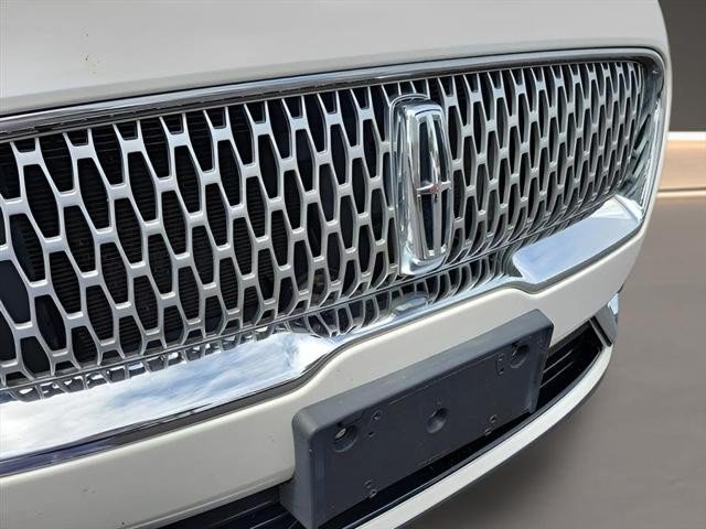 Used 2019 Lincoln Nautilus Select AWD/4WD image 29