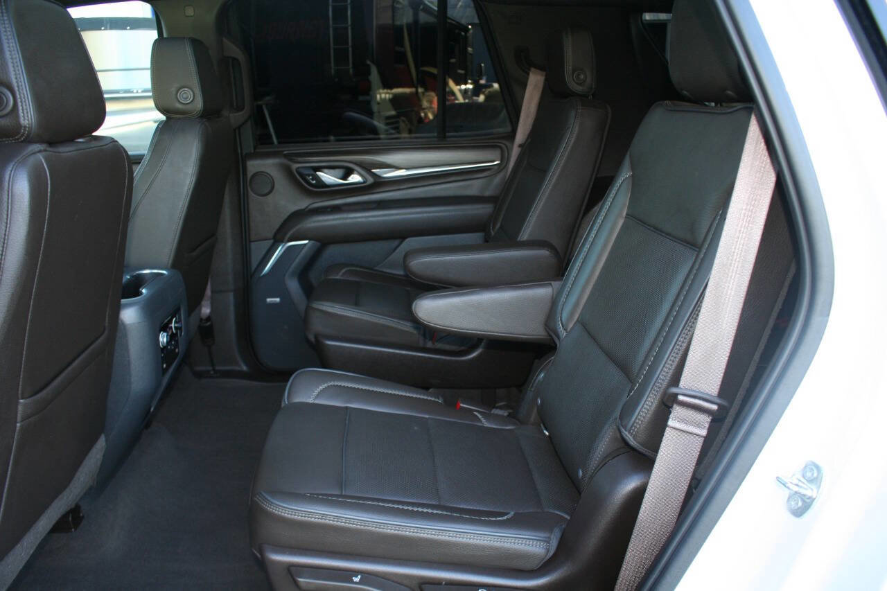 Used 2021 GMC Yukon Denali w/ Denali Premium Package image 40