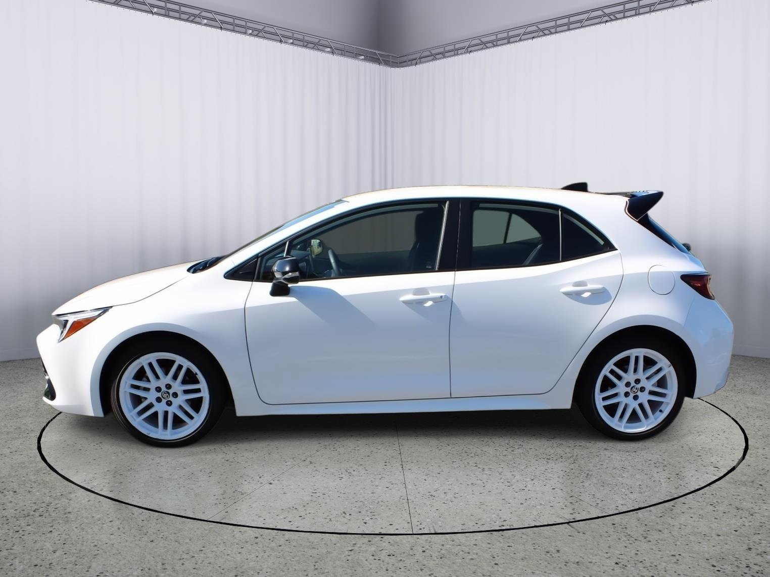 Used 2026 Toyota Corolla SE FWD image 5