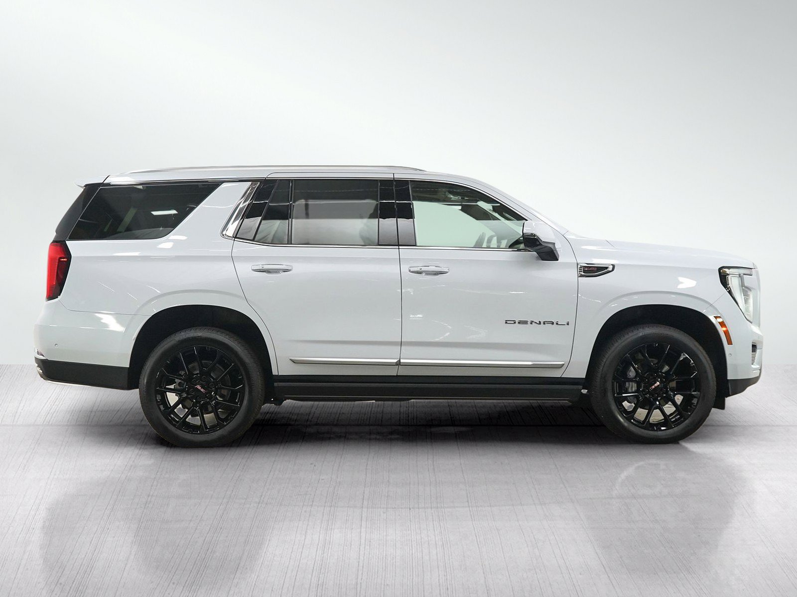 Used 2026 GMC Yukon Denali w/ Denali Reserve Package AWD/4WD image 6
