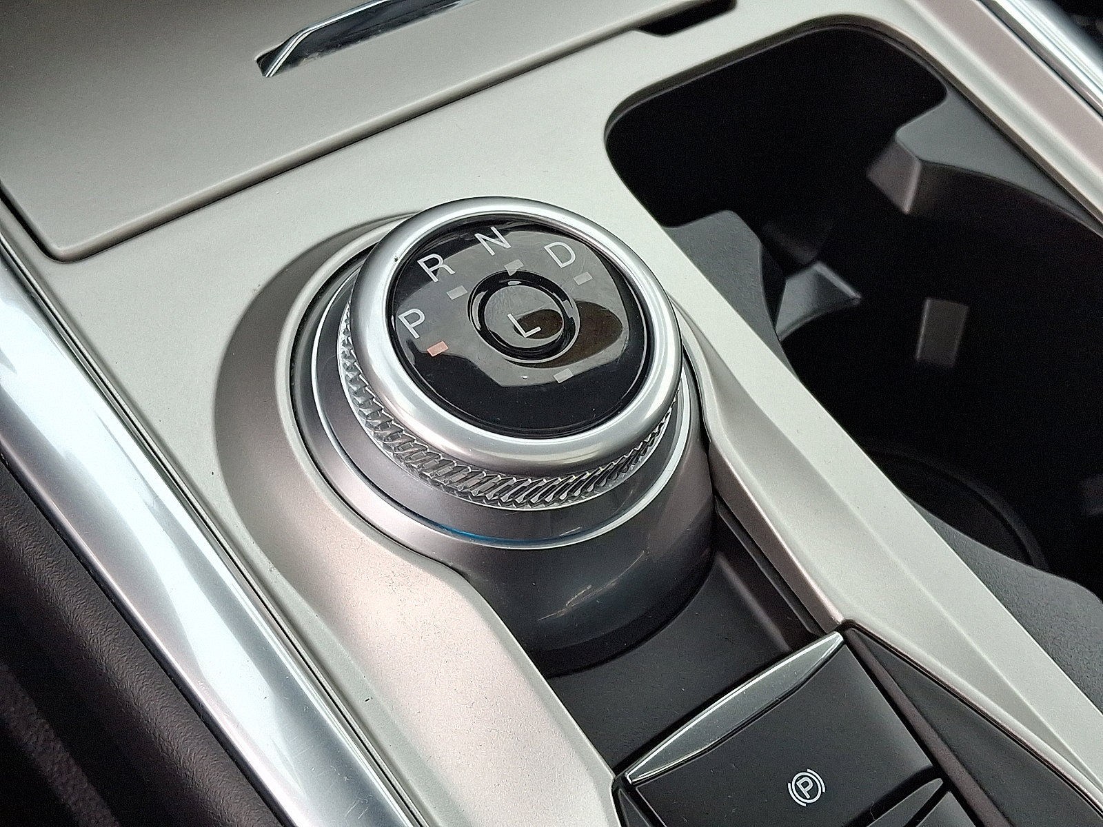 Certified 2022 Ford Explorer XLT w/ Equipment Group 202A image 17