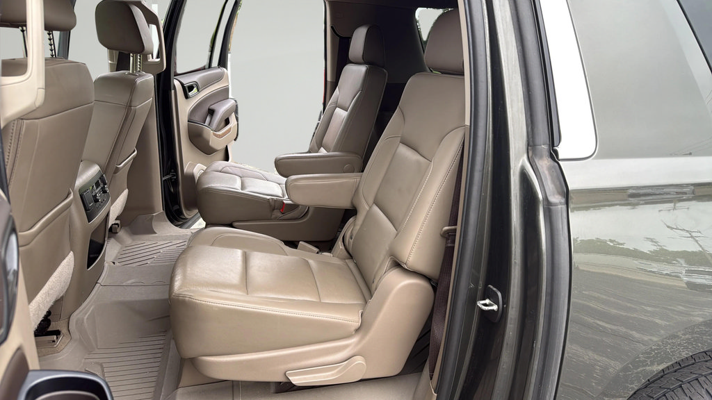 Used 2019 Chevrolet Suburban Premier AWD/4WD image 16