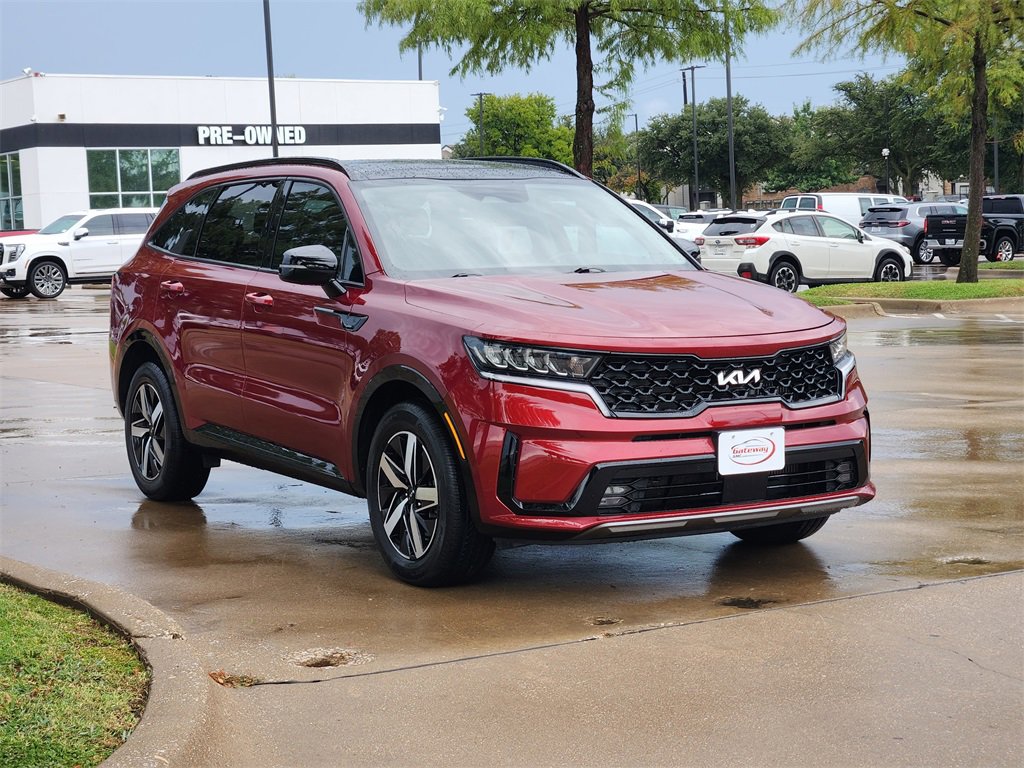 Used 2023 Kia Sorento EX w/ Panoramic Sunroof Package image 3