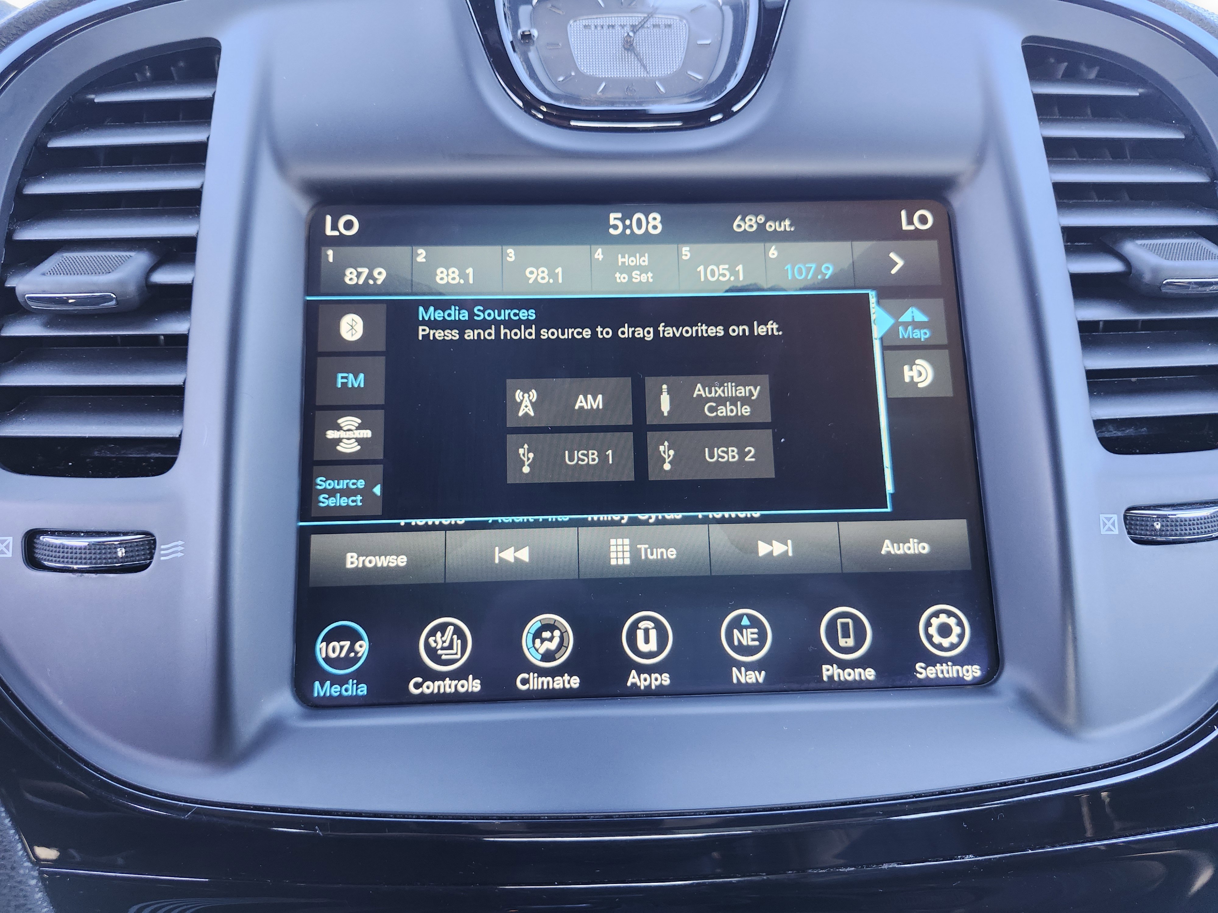 Used 2023 Chrysler 300 S image 8