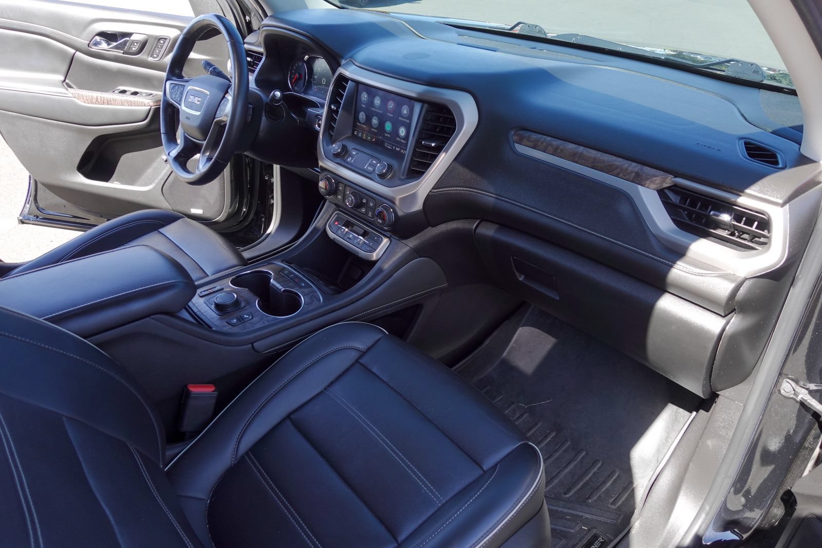 Used 2021 GMC Acadia Denali w/ Denali Ultimate Package AWD/4WD image 11