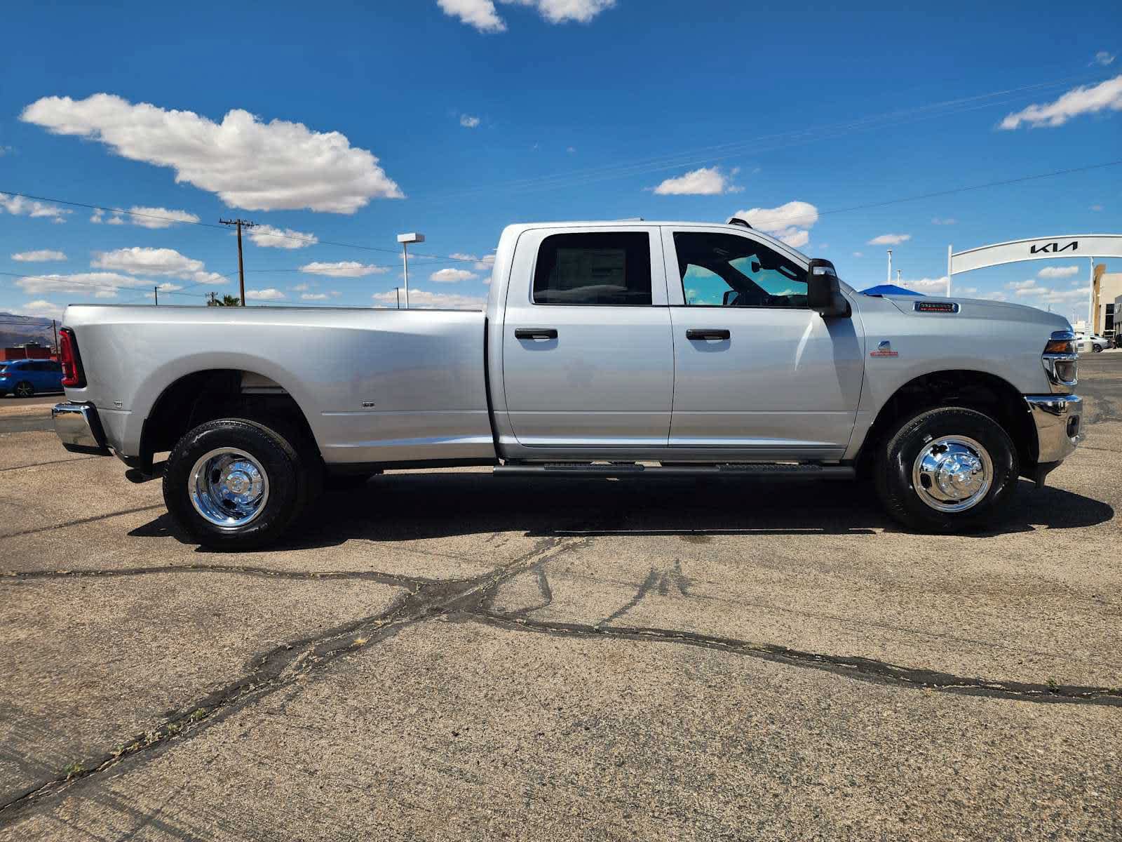 New 2026 RAM 3500 Tradesman AWD/4WD image 4