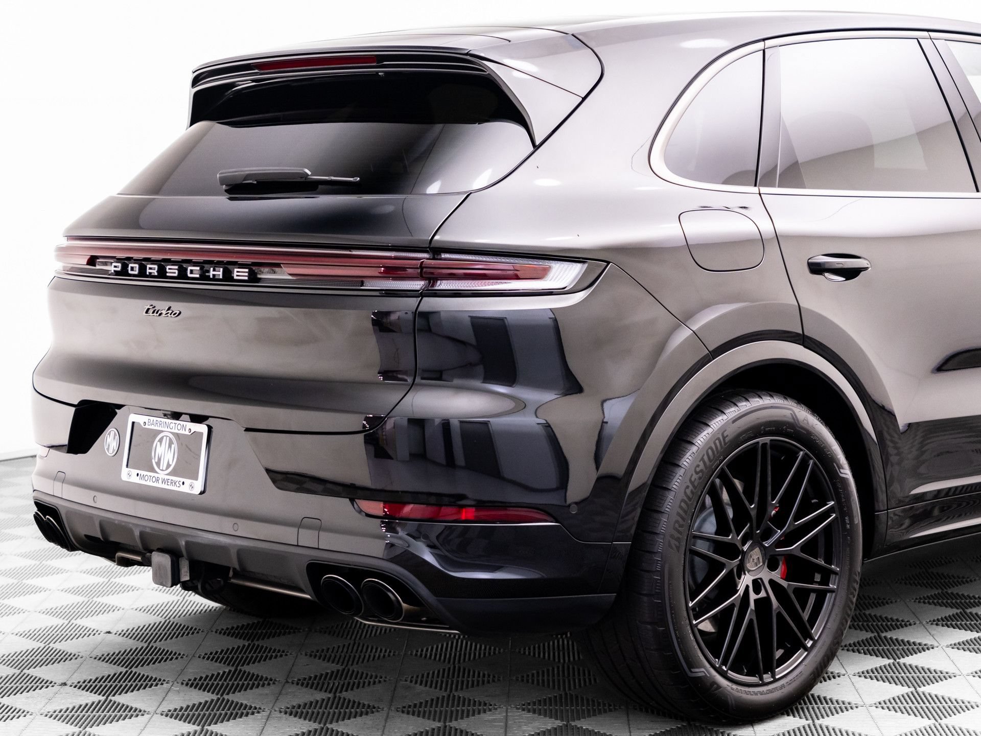 Certified 2025 Porsche Cayenne Turbo AWD/4WD image 34
