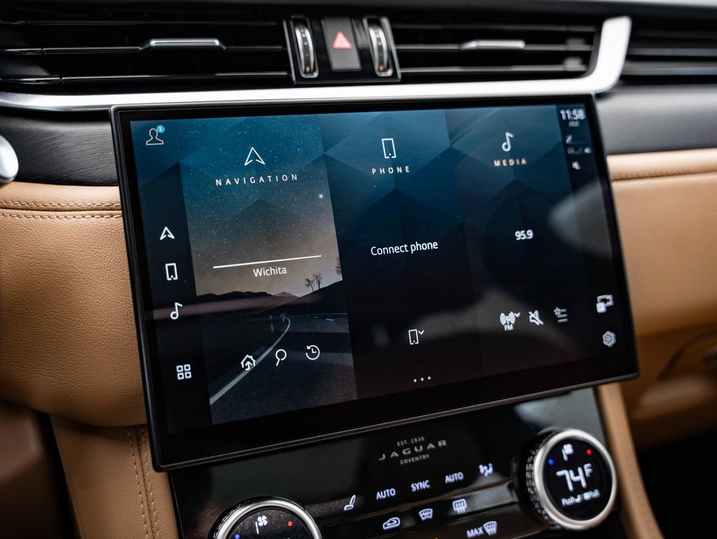 Used 2023 Jaguar F-PACE S AWD/4WD image 32
