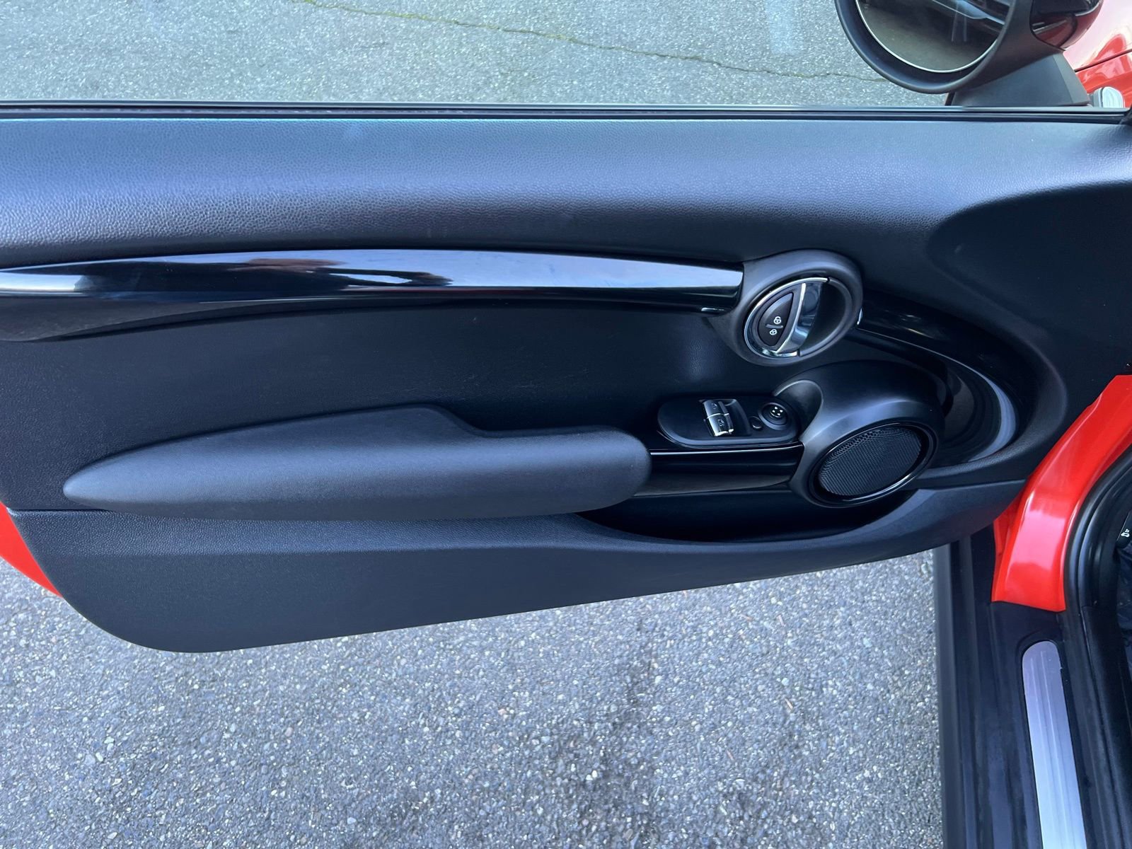 Used 2019 MINI Cooper 2-Door Hardtop FWD image 17