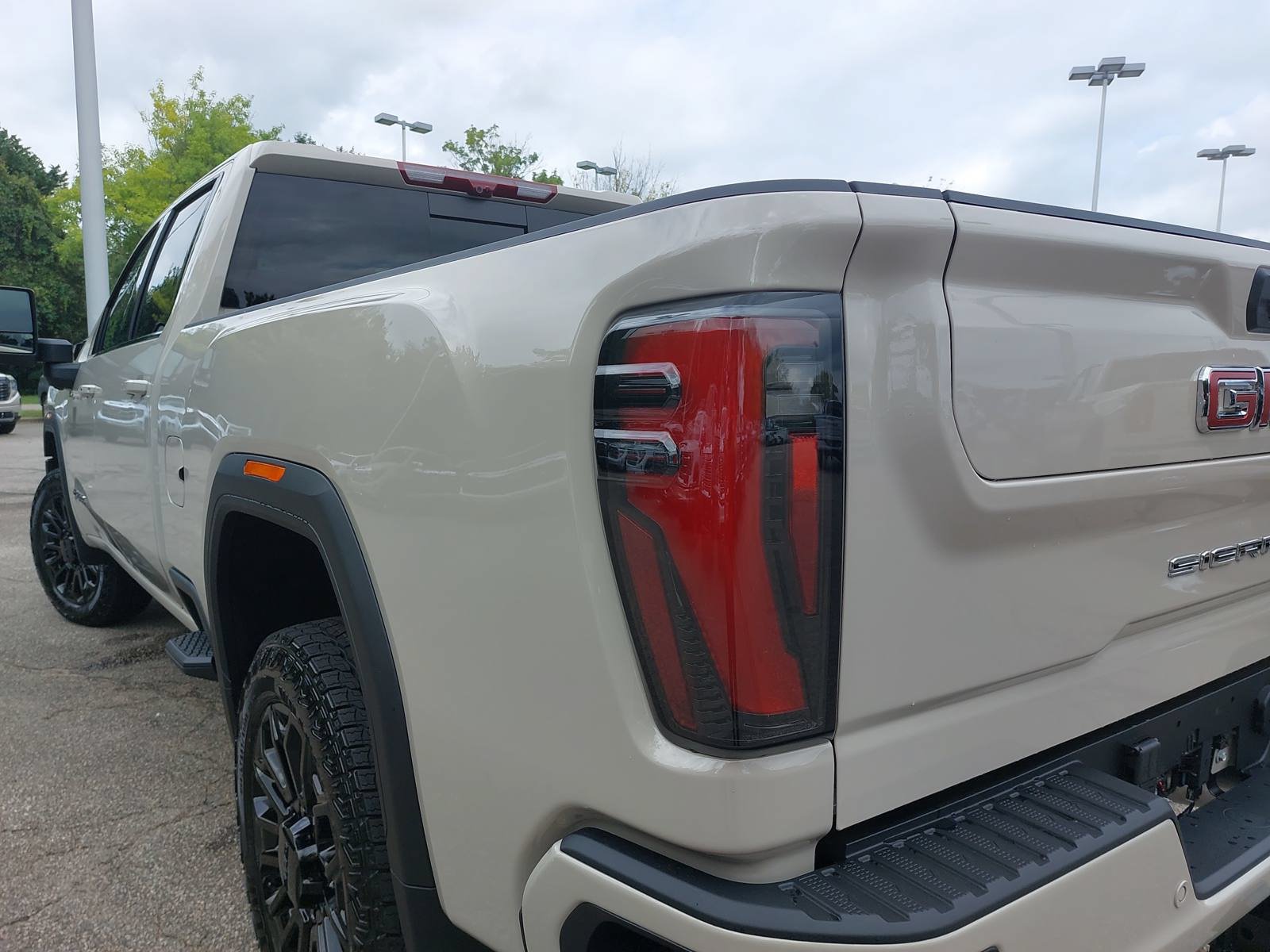 New 2026 GMC Sierra 2500 AT4 w/ AT4 Premium Plus Package AWD/4WD image 35