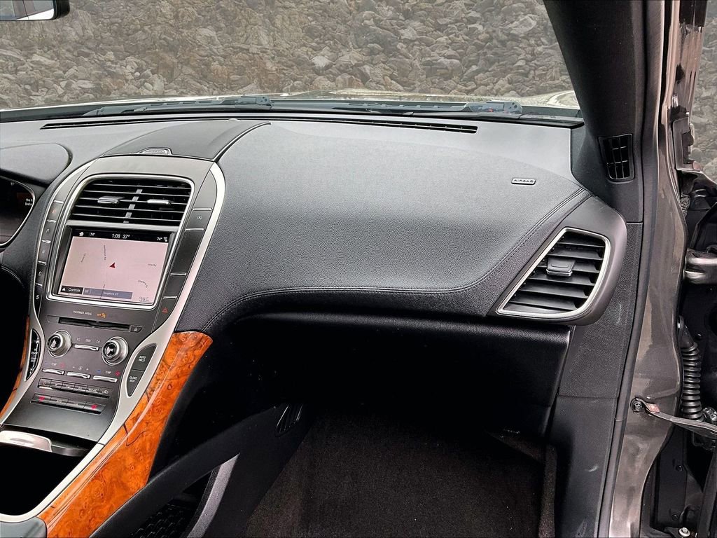 Used 2019 Lincoln Nautilus Select image 15