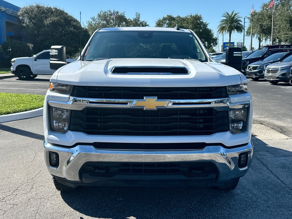 Used 2025 Chevrolet Silverado 2500 LT w/ Convenience Package AWD/4WD image 2