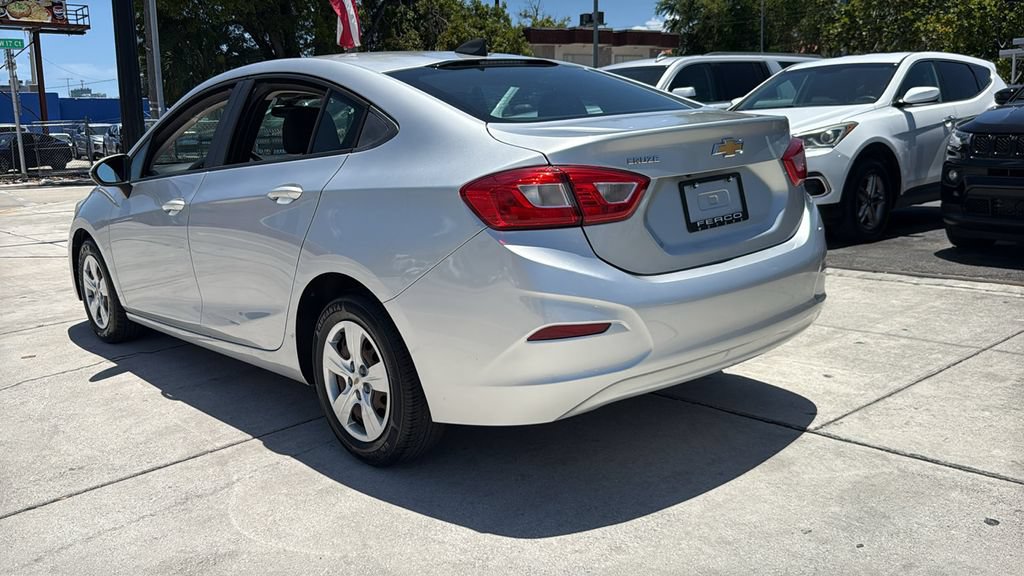 Used 2018 Chevrolet Cruze LS FWD image 12