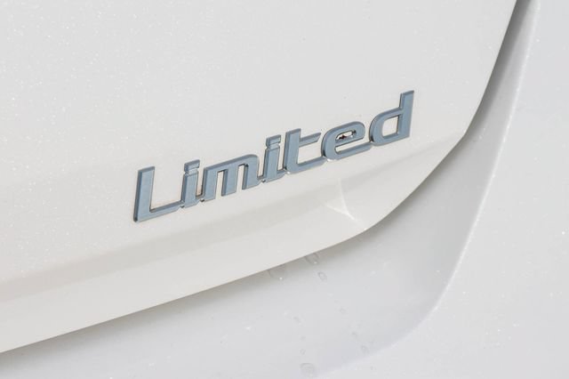 New 2026 Hyundai Elantra Limited FWD image 8