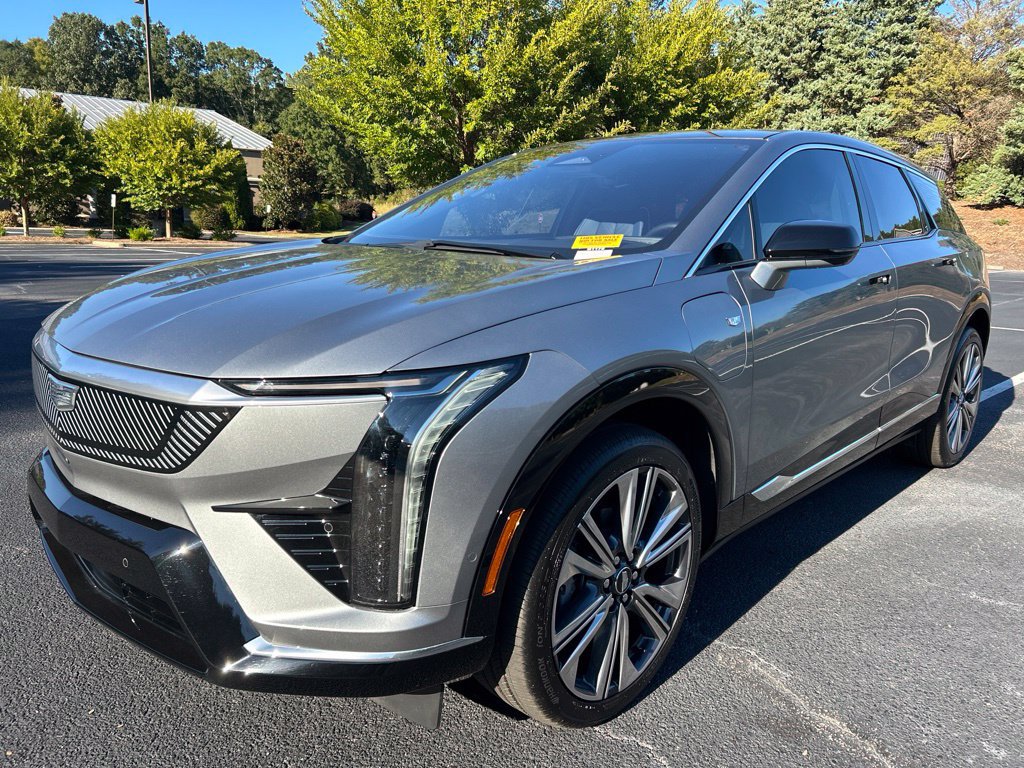 Used 2025 Cadillac Optiq Luxury 2 w/ LPO, Floor Liner Package AWD/4WD image 65