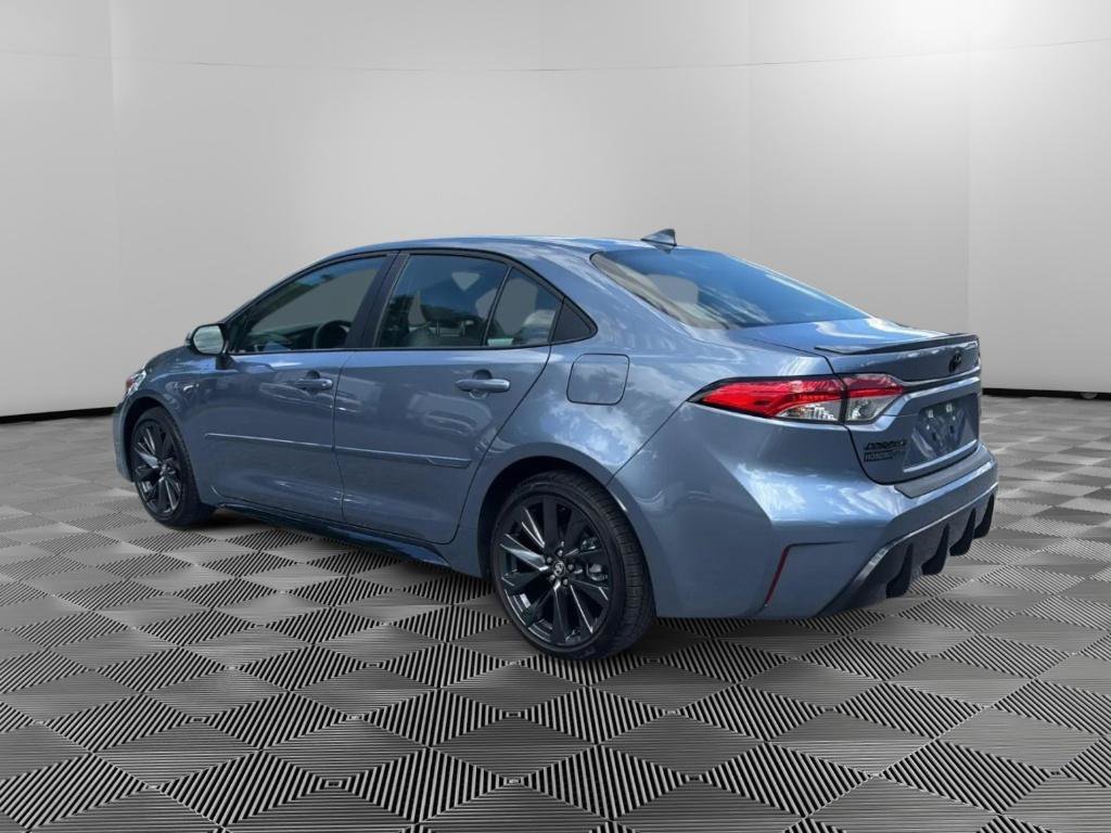 Used 2026 Toyota Corolla SE FWD image 3
