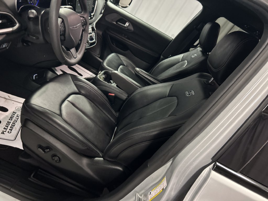 Used 2026 Chrysler Pacifica Select w/ S Appearance Package FWD image 12