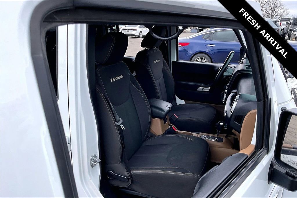 Used 2016 Jeep Wrangler Unlimited Sahara image 25