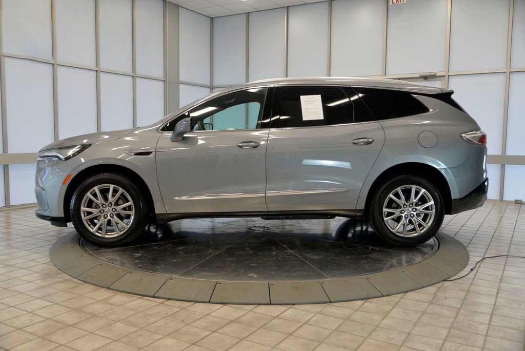 Used 2024 Buick Enclave Essence w/ Experience Buick Package image 5