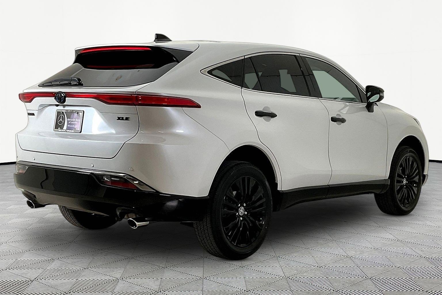 Used 2023 Toyota Venza Nightshade AWD/4WD image 6