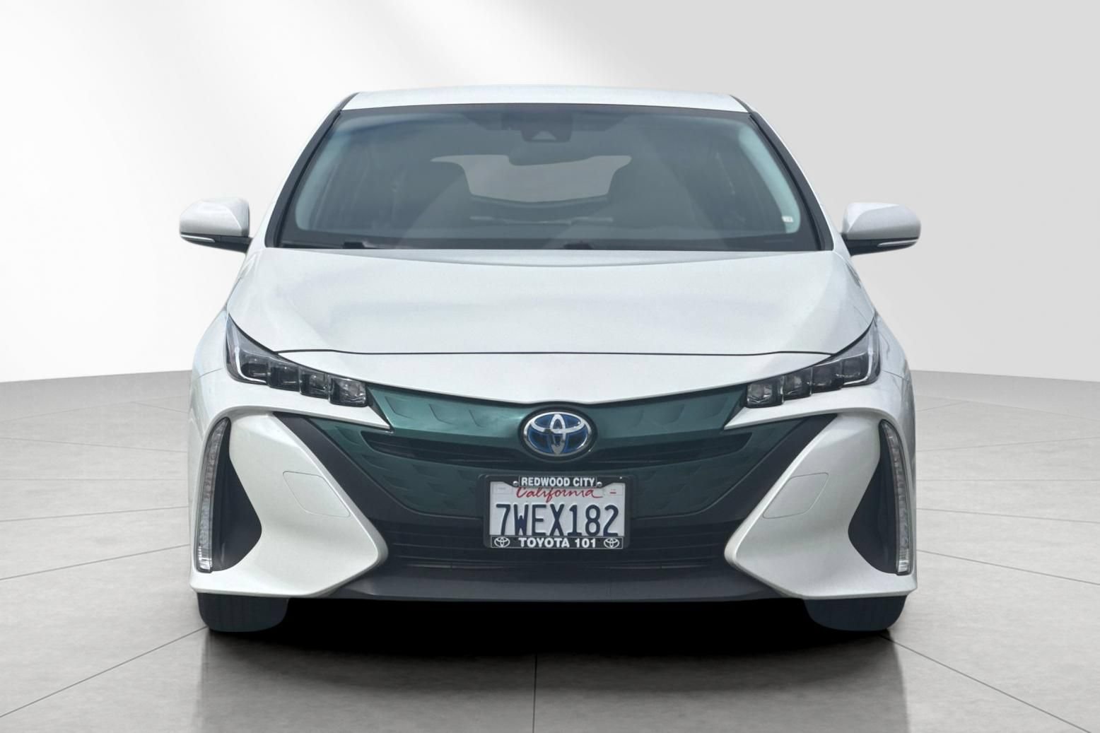Used 2017 Toyota Prius Prime Premium FWD image 9